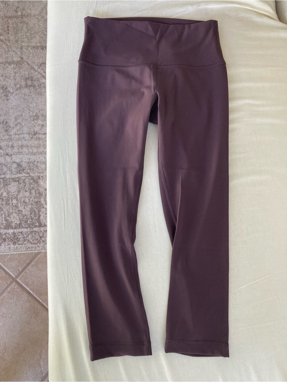 Lululemon Wunder Under crop high rise fullux Luxtreme size 6 blct black currant
